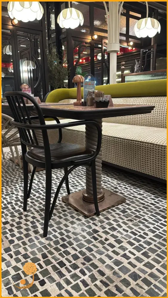 Vintage Objelerle Cafe Berjer Sandalyesi