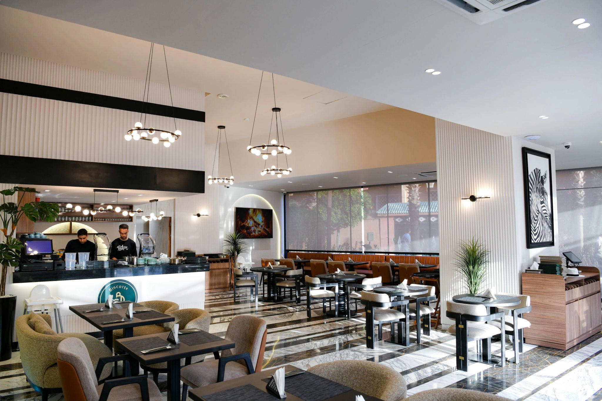 Montenegro Restaurant Sandalyesi 2025