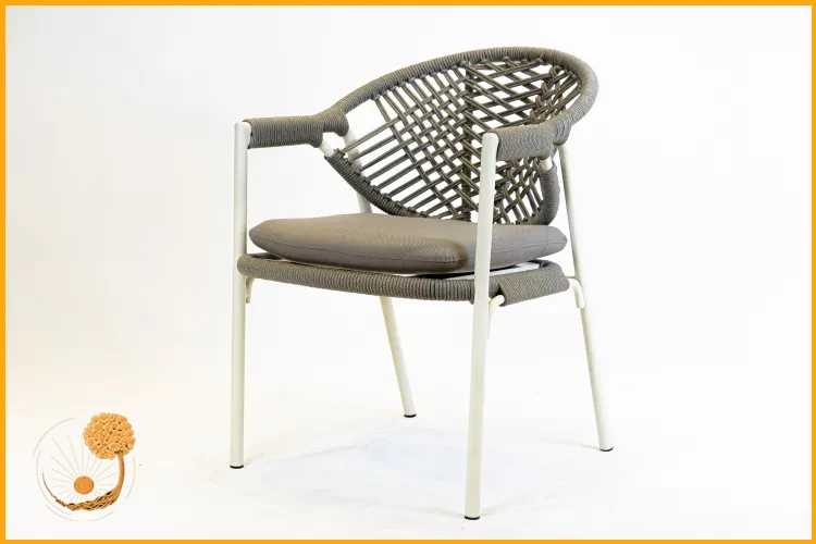 İnce Ayaklı Cafe Sandalyesi