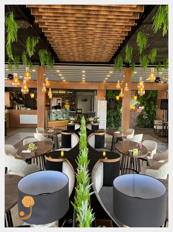 Elise Restaurant & BAr - 8