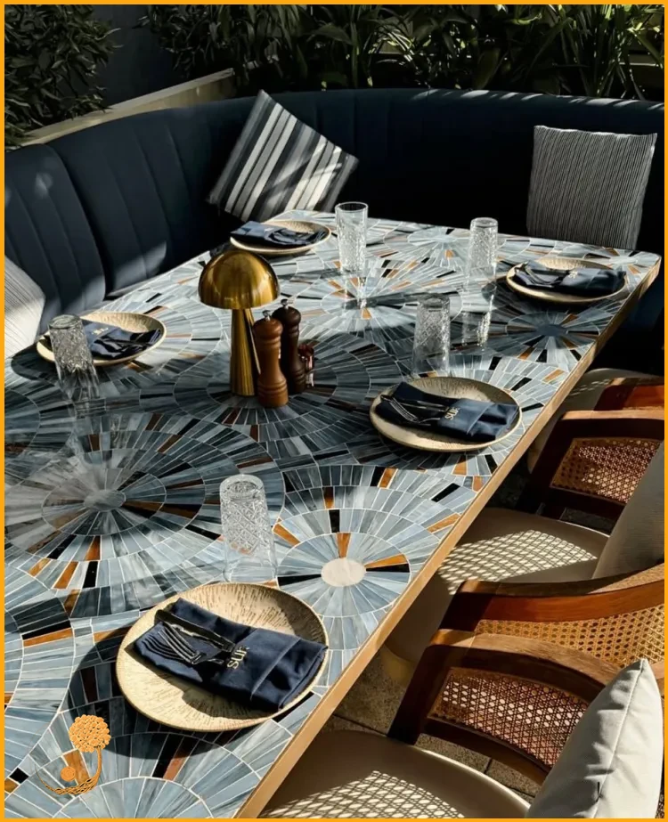 Retro Restaurant Masa Seçimi